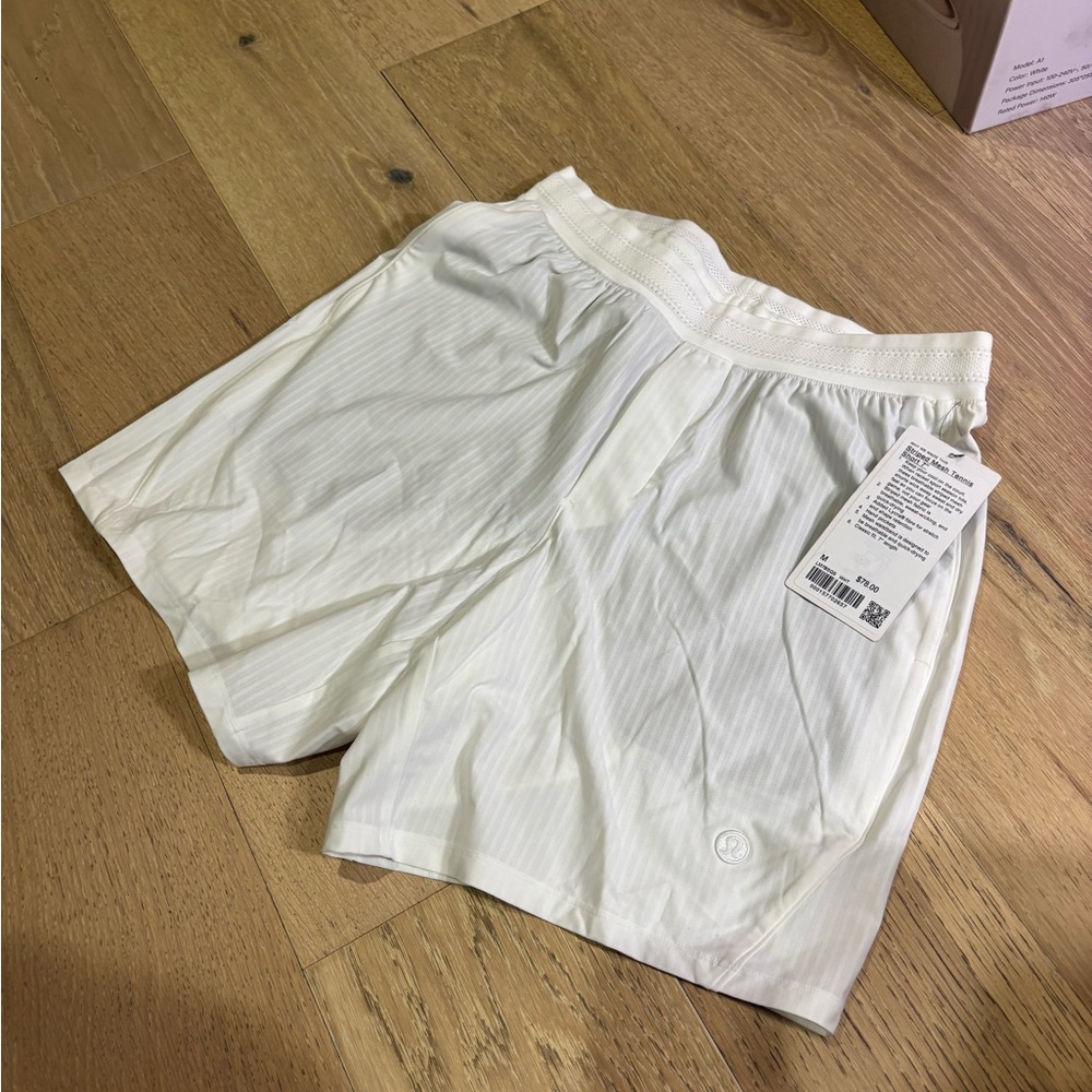 NWT Lululemon Striped Mesh White Athletic Shorts - Picture 3 of 5